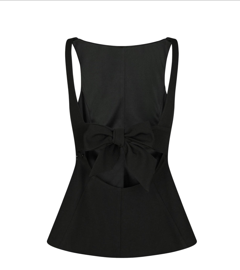 AGAPE STRUCTURE TIE TOP