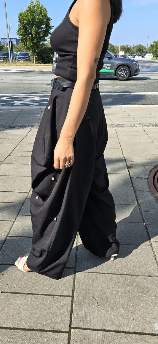 PANTALONE CON PERLE