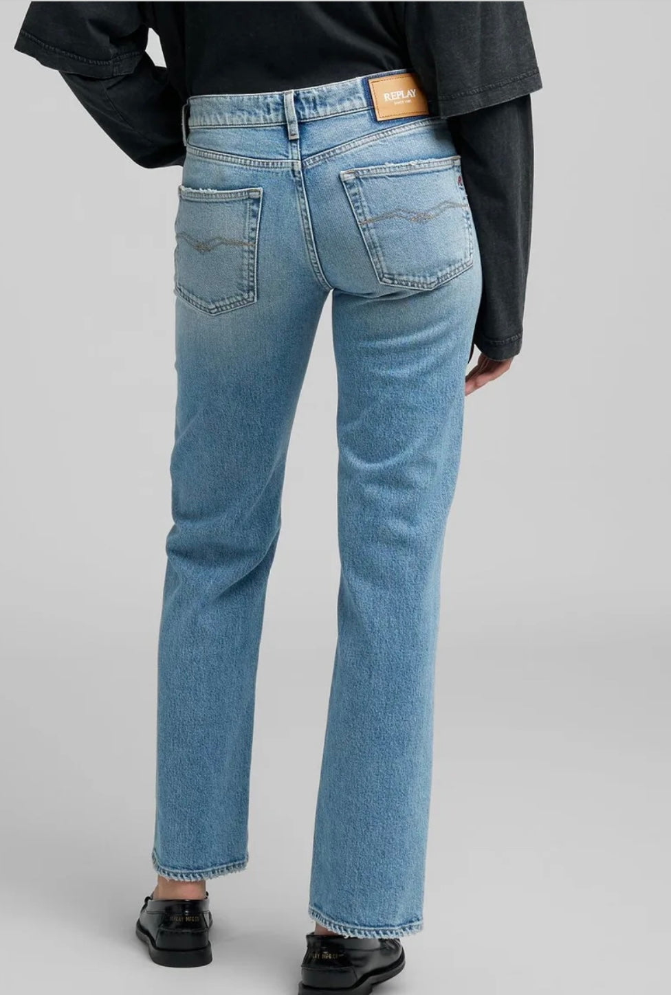 AKEME STRAIGHT LOW WAIST