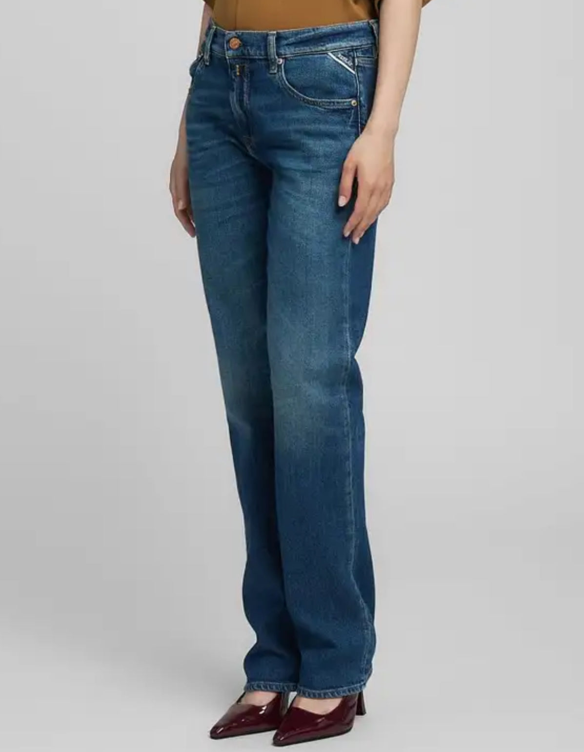 AKEME STRAIGHT-FIT JEANS