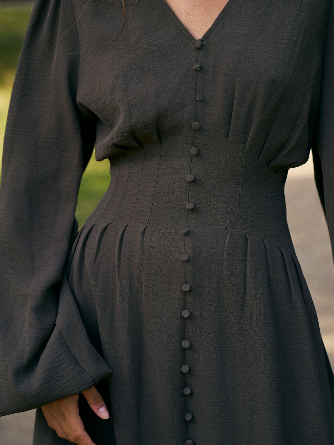 ANNELIE SOLID CREPE DRESS