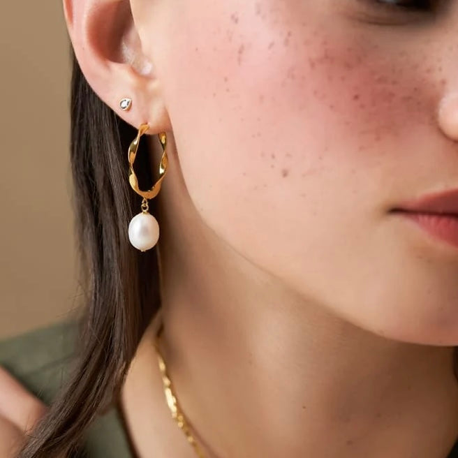 Ribbon & Pearl Mid-Size Hoop Earrings
