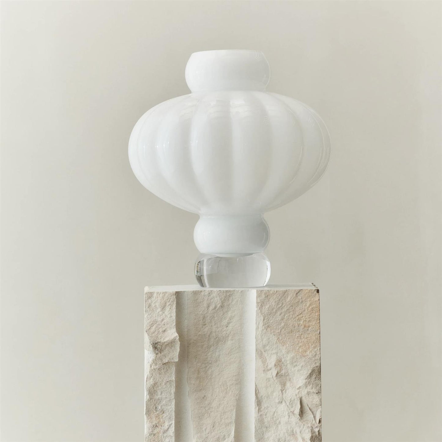Balloon Vase 03 Opal White