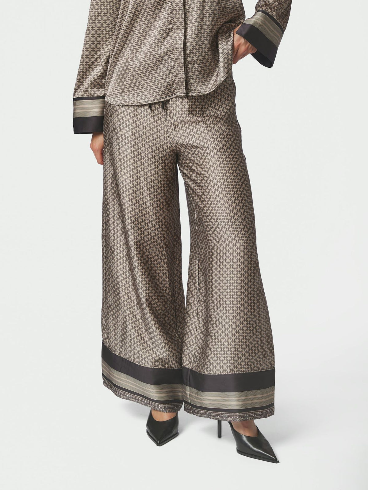 SORA PATTERN PANTS