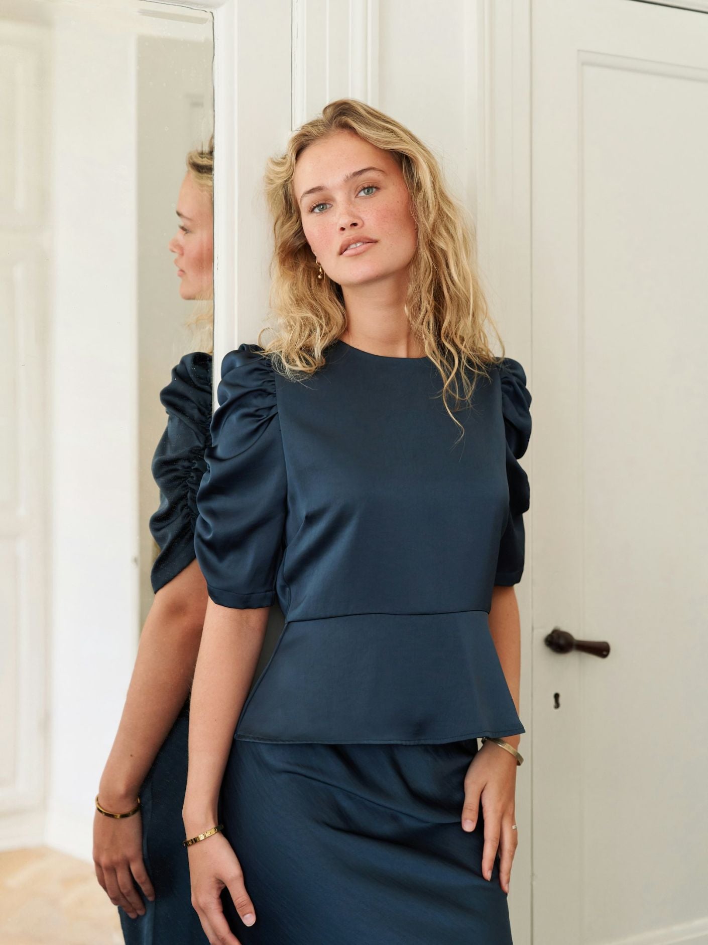 BENUA HEAVY SATEEN BLOUSE