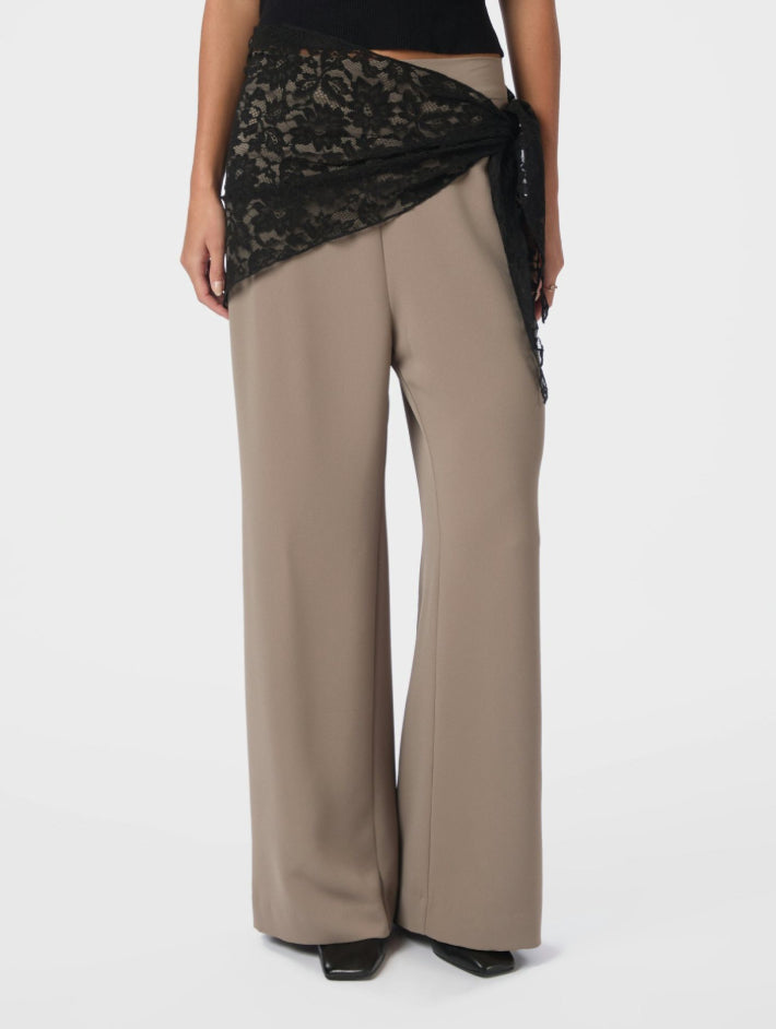 SERINA LACE SCARF