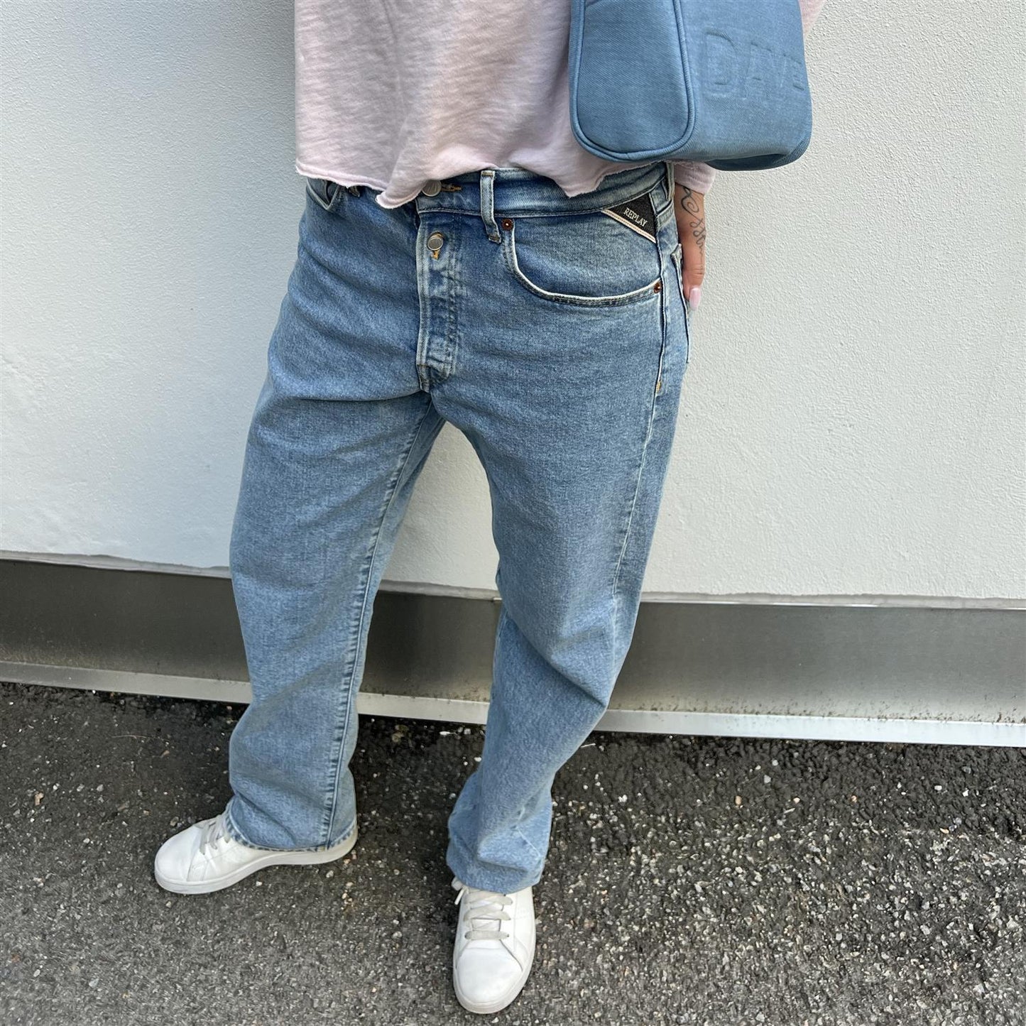 W9Z1 Straight Jeans